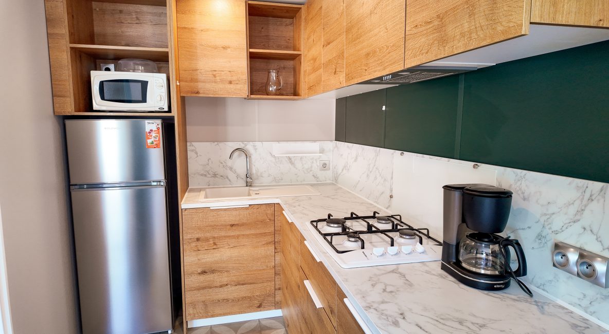 le-sous-bois-mobil-home-cote-jardin-3